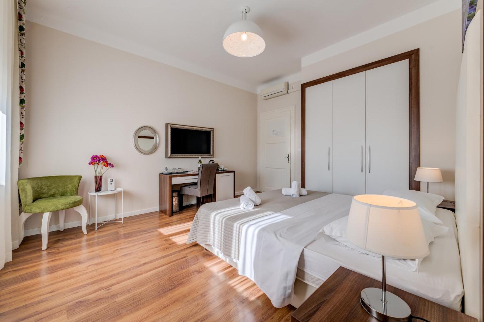 Bastion Luxury Rooms Сплит Экстерьер фото
