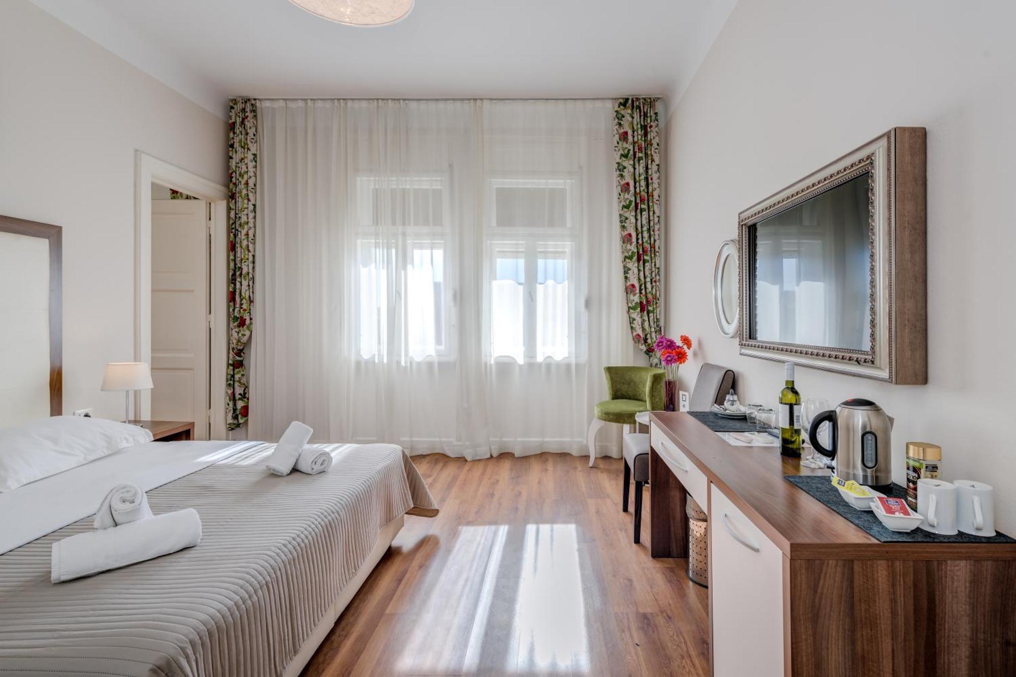 Bastion Luxury Rooms Сплит Экстерьер фото